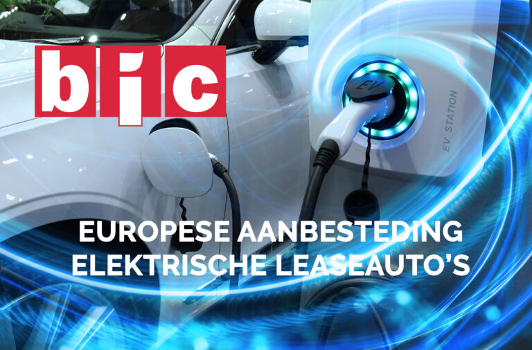 elektrische auto met logo en tekst